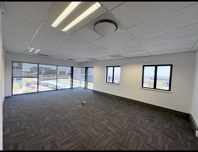 294M² OFFICE TO LET IN VORNA VALLEY
